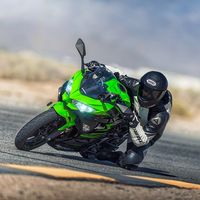 Kawasaki quiere el triplete del WSBK, y para conseguirlo va a homologar su Ninja 400 en SSP300