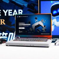 Crean un portátil que imita a la PS5 copiando todos sus componentes, pero es un monstruo de 5 kilos que cuesta 2.600 euros