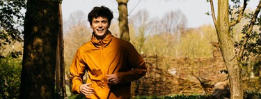 Decathlon tiene la solución para correr en invierno sin morir en el intento: un cortavientos por menos de 15 euros que lo resiste todo 