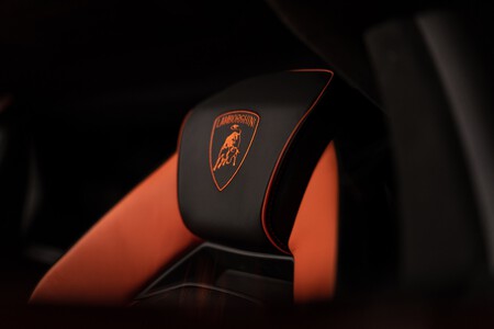 Lamborghini Revuelto 21