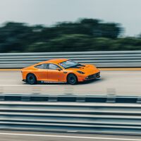 La nueva idea loca para que los autos eléctricos sean más rápidos la tiene Mercedes-Benz: quitarles los frenos