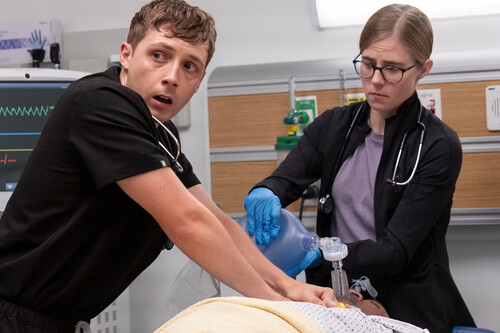 Cuando pensaba que 'The Pitt' nos estaba dando un respiro, la temporada 2 golpea donde más duele. Creo que es la despedida más dura hasta ahora 