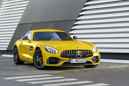 Mercedes-AMG GT 2017: llega la renovación, con más potencia y nuevo aspecto