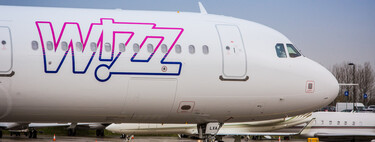 Mientras Ryanair recorta 1,2 millones de asientos en España, el hueco que está dejando tiene nombre: Wizz Air