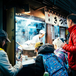 Japón sufre un récord de quiebras de restaurantes de ramen. La razón es la “barrera de los 1.000 yenes” 
