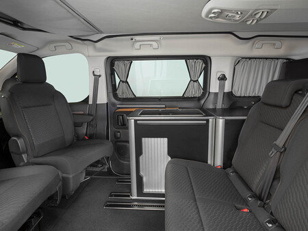 Interior Proace Verso Camper