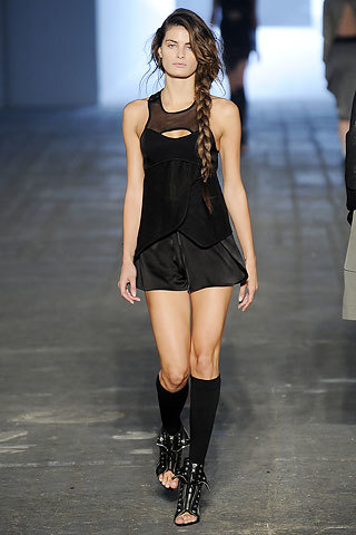 Foto de Largas trenzas por Alexander Wang para la Primavera-Verano 2010 (2/6)