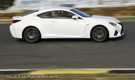 BMW M4 vs Lexus RC F Motorpasion 17 1000