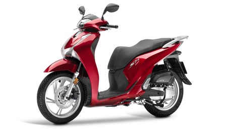 Honda arranca 2017 muy fuerte con la nueva Scoopy SH125i; aquí tienes su precio y disponibilidad
