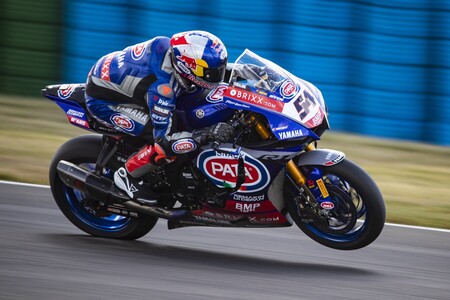 Toprak Razgatlioglu marca territorio con una victoria aplastante sobre Jonathan Rea en Magny-Cours