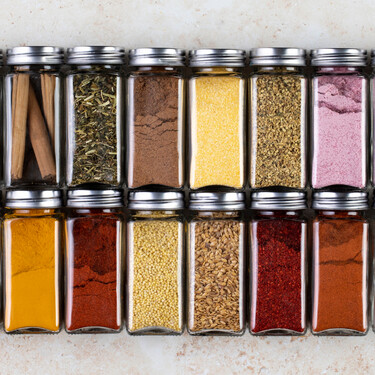 Especias en orden por siempre, con este accesorio por 4 euros que se instala sin taladros y ocupa cero espacio