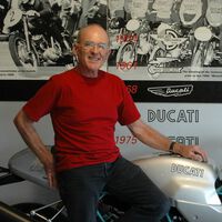 Ha fallecido el mítico Paul Smart, leyenda de Ducati, en un accidente de moto a los 78 años 