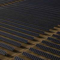 En el techo del mundo, China está construyendo el mayor parque solar del planeta