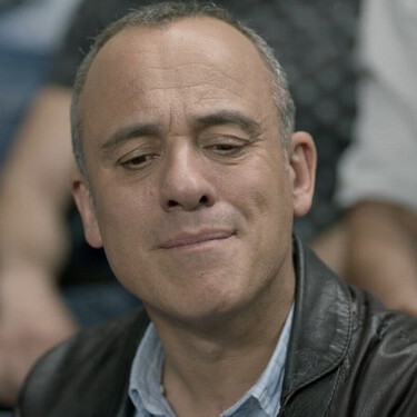 Javier Gutiérrez, actor español: “Lo de Madrid es insostenible. Vivo en una finca de 90 vecinos y más de la mitad son apartamentos vacacionales” 