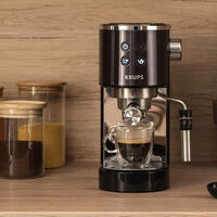 El Corte Inglés te ahorra el IVA y tira el precio de la cafetera espresso Krups para un desayuno cinco estrellas