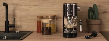 El Corte Inglés te ahorra el IVA y tira el precio de la cafetera espresso Krups para un desayuno cinco estrellas