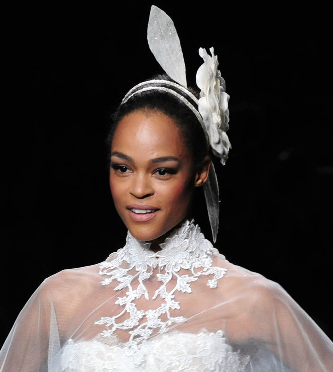 Foto de Los detalles más invisibles del desfile de Pronovias 2013 (24/24)