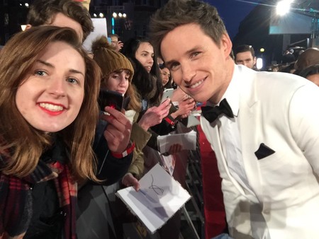 A blanco y negro: Eddie Redmayne en la red carpet de los premios BAFTA 2017