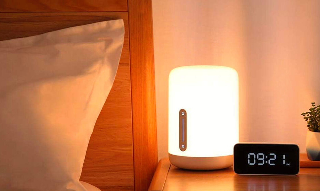 PcComponentes desploma el precio de esta lámpara inteligente de Xiaomi que ahora puedes llevarte, por menos de 30 euros 