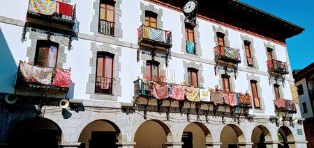 Fachada Del Ayuntamiento De Azpeitia Carnaval De 2022