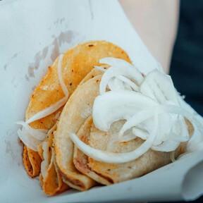 En pleno Centro Histórico de CDMX, hay una taquería que aparece en la Guía Michelin: los tacos cuestan 10 pesos