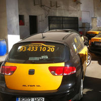 Peligra el acuerdo del taxi con la Generalitat en Barcelona, y dimite el cabeza visible de los taxistas