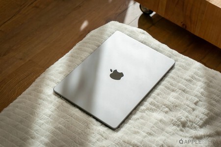 Macbook Pro M2 Pro 14 Pulgadas en fotografía de análisis