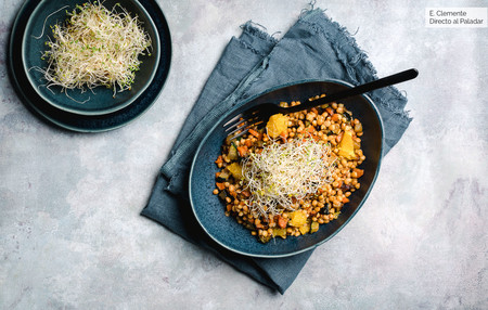 Ensalada de lentejas con hortalizas caramelizadas y naranja: receta vegetariana para no tomar legumbres siempre de la misma manera