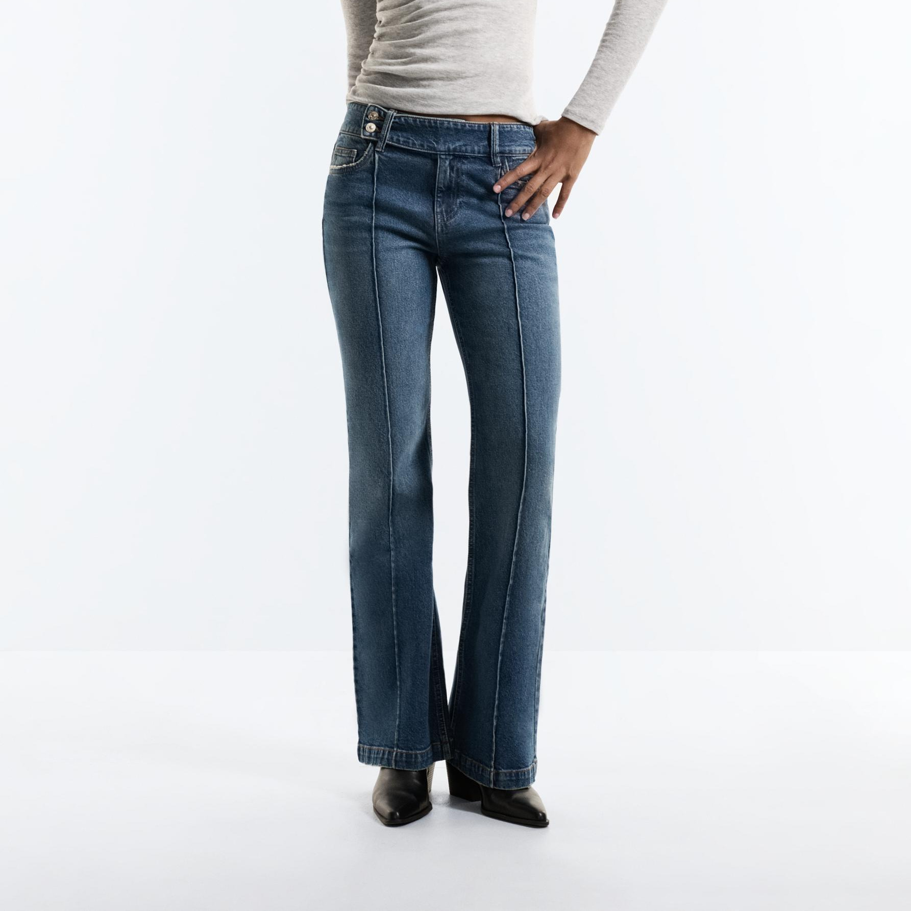Jeans flare cierre lateral