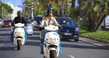 Uber también va a ofrecer motos eléctricas de alquiler con Cityscoot, pero de momento solo en Barcelona