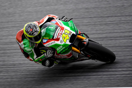 Aleix Espargaró será baja en Malasia y ya está de vuelta a España para ser operado