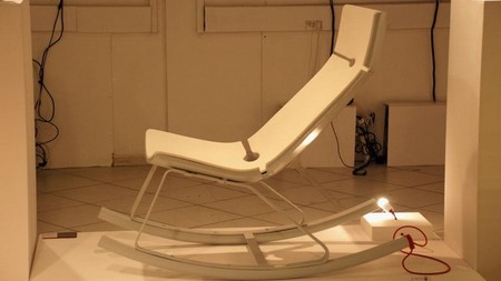 Conceptos innovadores para el hogar inteligente: Sillas que generan electricidad con el movimiento