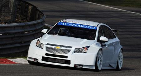 RML ya rueda con su Chevrolet Cruze para 2014
