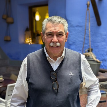 Calatayud es conocida en el mundo gracias “a una chica muy guapa, amiga de hacer favores”, pero Restituto logrará que lo sea por su ternasco 