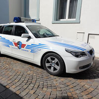 A un abogado suizo le ha caído el multazo por ir con su BMW pegándose a los coches de delante en autopista: 115.000 euros