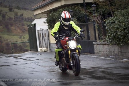 Ducati Monster 1200 S