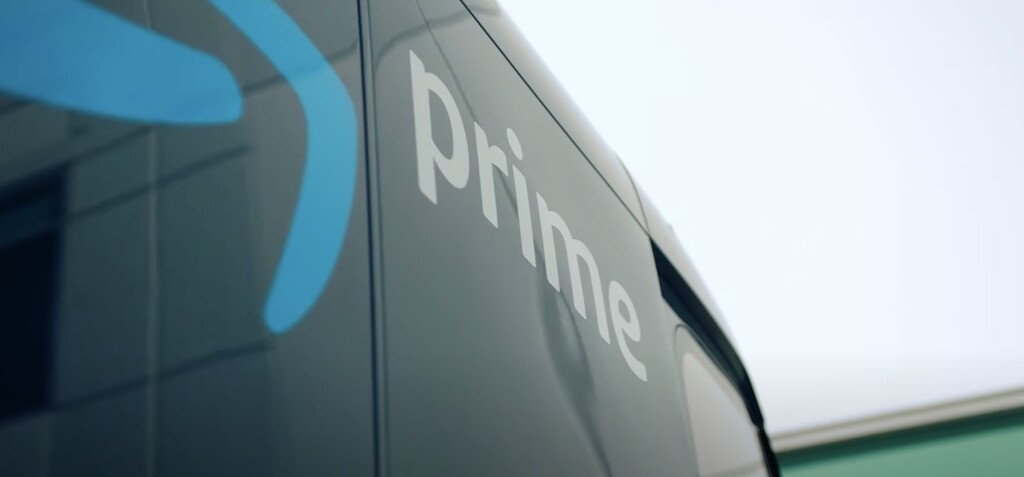 Amazon despliega sus furgonetas eléctricas Rivian: esperan poner 10.000