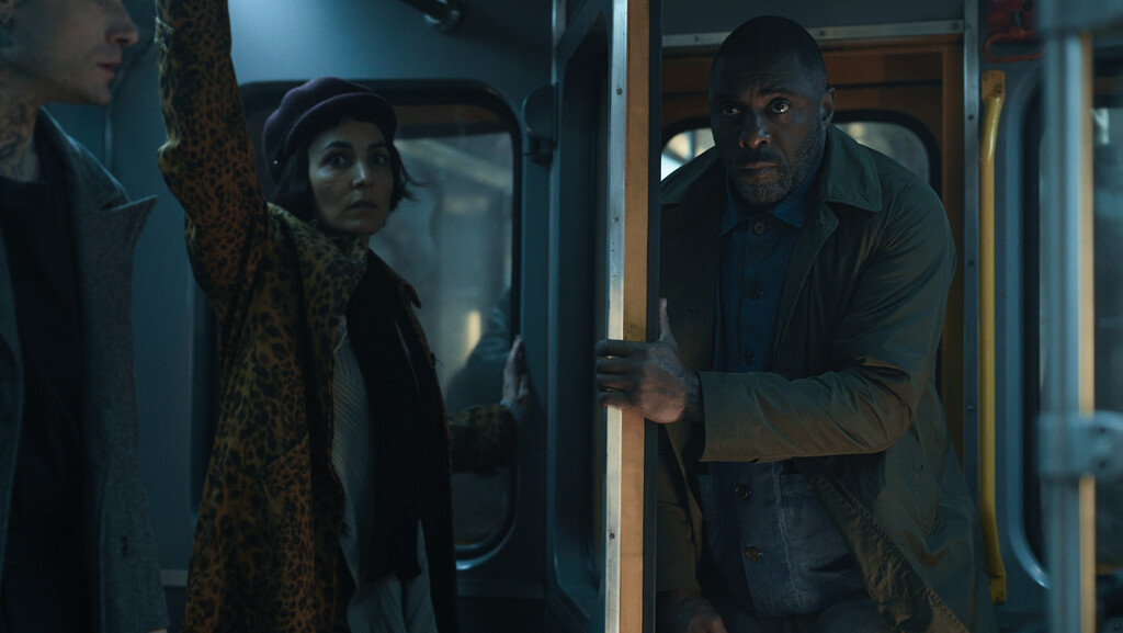 El tráiler de la temporada 2 de 'Hijack' vuelve a poner a Idris Elba contra las cuerdas, cambiando de vehículo en los nuevos episodios