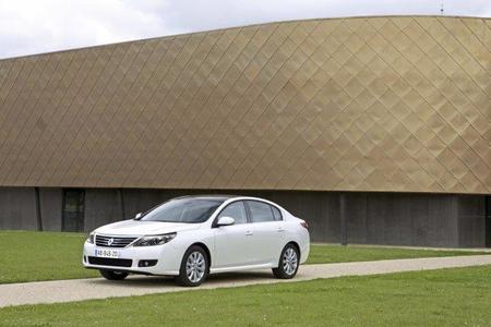 Renault Latitude, presentado en Moscú
