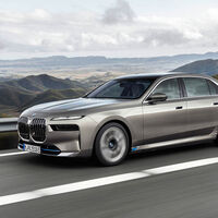 La autonomía no lo es todo en un coche eléctrico: el BMW i7 recupera más energía frenando que un Dacia Spring enchufado a un punto de carga