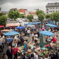 El mercadillo ambulante ideal para visitar cada dos domingos: más de 500 puestos de ropa, gastronomía y mucho más