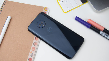 El Moto G7 con pantalla MaxVision pasa por la FCC y parece anticipar un lanzamiento inminente