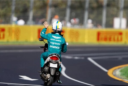 Vettel Scooter Australia F1 2022