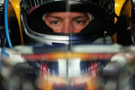 Red Bull quiere "atar" a Sebastian Vettel