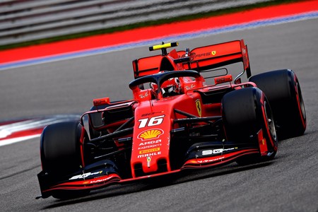 Charles Leclerc consigue su cuarta pole consecutiva y Carlos Sainz iguala su mejor resultado