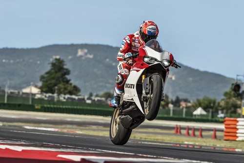 205 CV para 164 kg y sólo 500 unidades, así es la impresionante Ducati 1299 Panigale S Anniversario