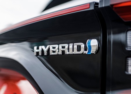 Toyota presentará dos modelos híbridos completamente nuevos el próximo 18 de mayo
