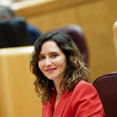 Isabel Díaz Ayuso: "A los 13 años repetí curso y las matemáticas se me cruzaron. Me despistaba muy a menudo, y si no me motivaban las tareas, enseguida empezaba a cuchichear con la de atrás"