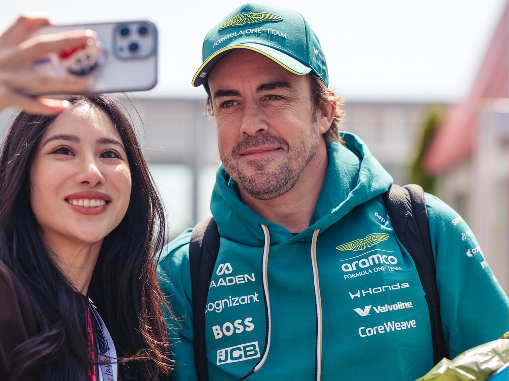 Fernando Alonso y Lewis Hamilton siguen siendo los pilotos de F1 que más interesan a la gente, según Google. Es un problema muy serio