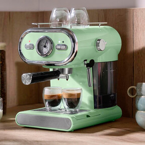 Hoy llega a Lidl una cafetera compacta pero potente, de estilo vintage, que es ideal para cocinas pequeñas y por menos de 55 euros 